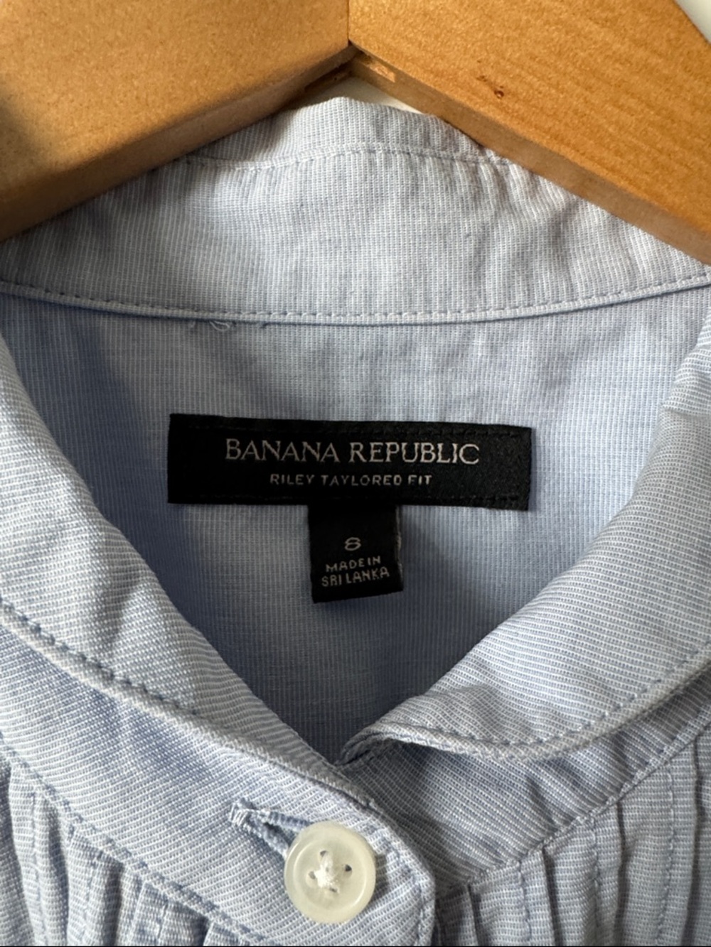 Banana Republic Light Blue Sleeveless Pintuck Button-Up Top - Picture 2 of 3